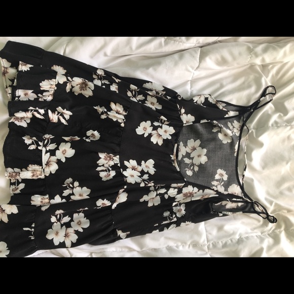 Brandy Melville jada dress - Picture 3 of 4